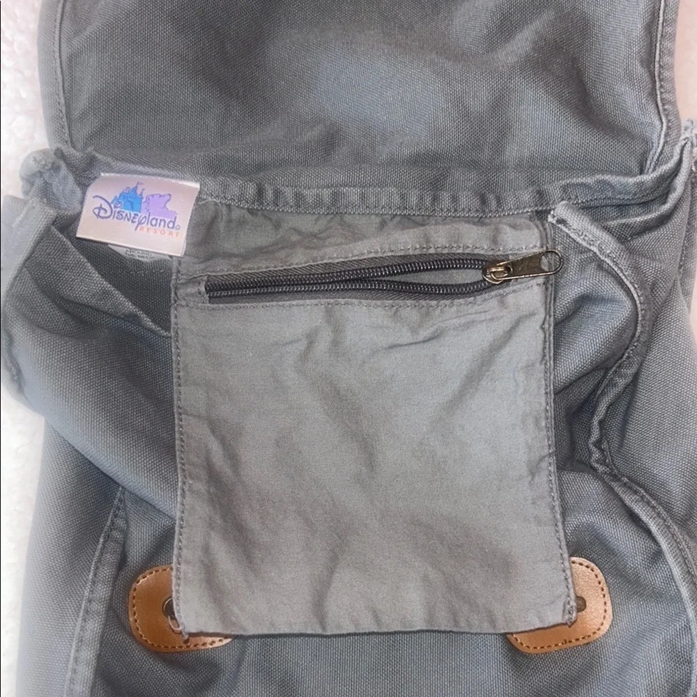 Stylish Gray Messenger Bag with Graphic Design